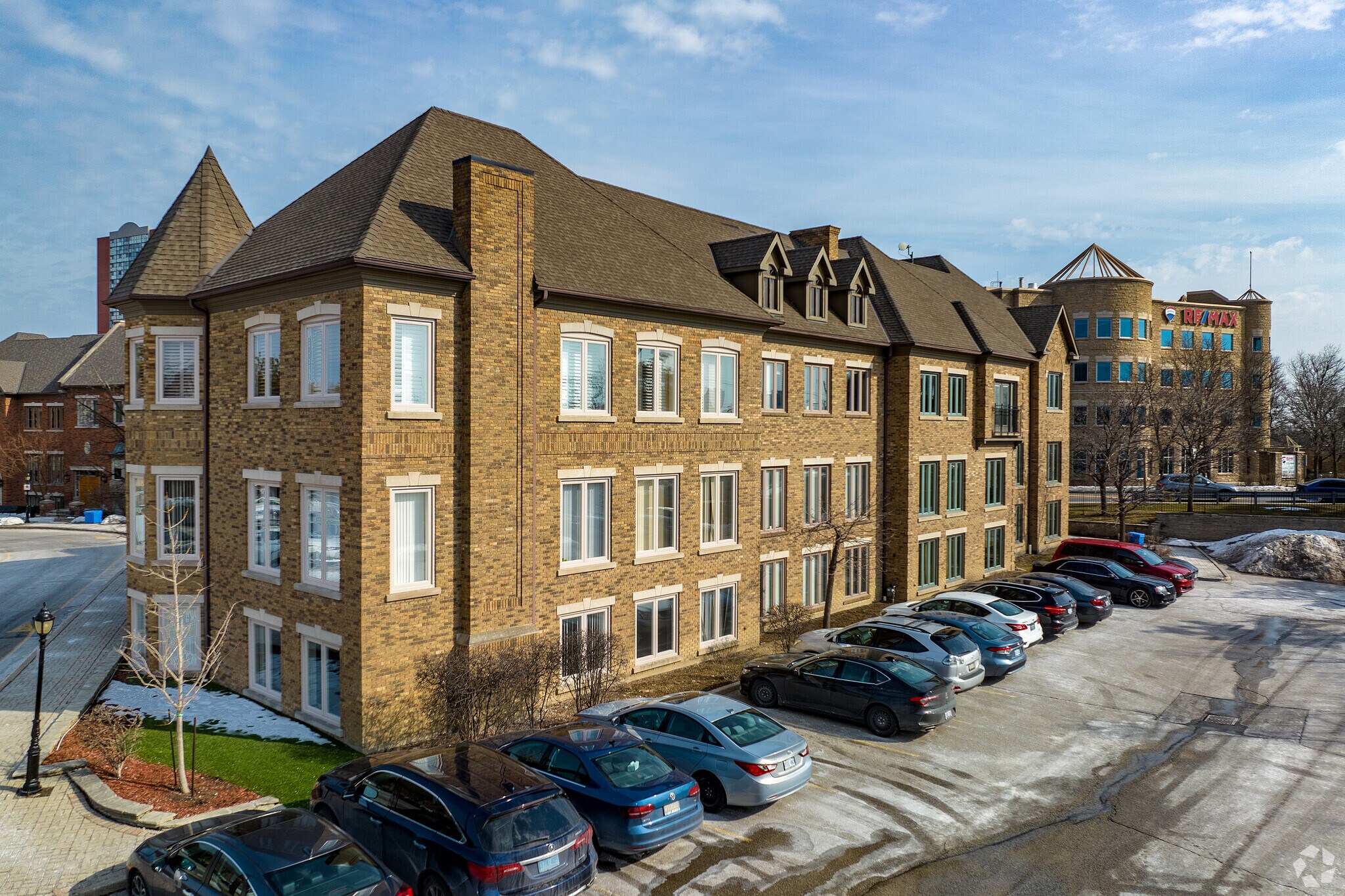 28-34 Village Centre Pl, Mississauga, ON à louer Photo principale- Image 1 de 16