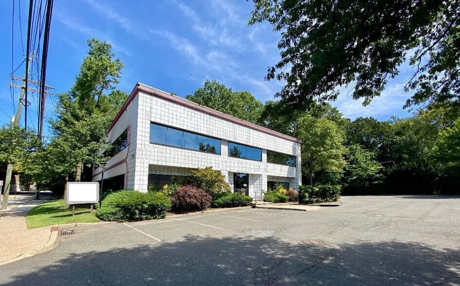 721 Clifton Ave, Clifton, NJ à louer - Photo du bâtiment - Image 1 de 5