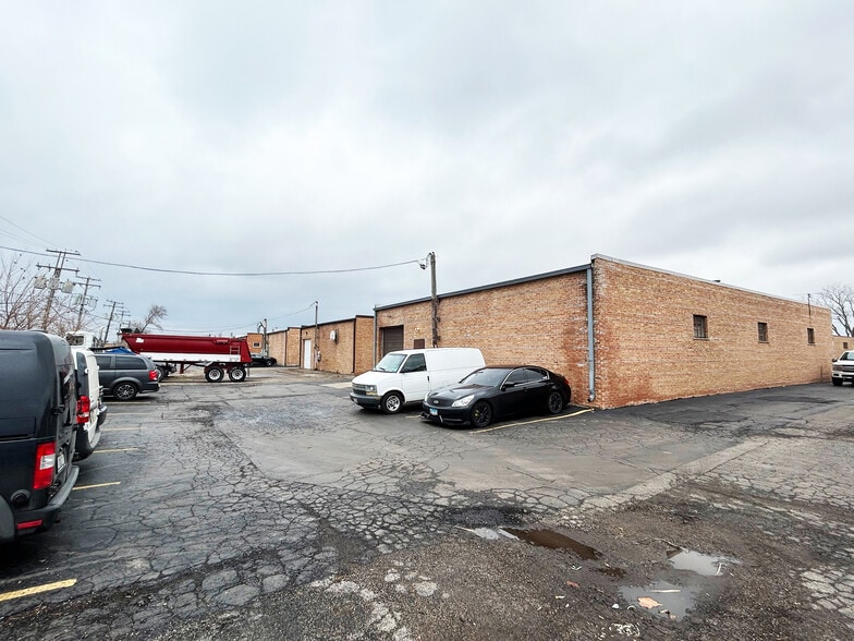 50 Joey Dr, Elk Grove Village, IL for sale - Building Photo - Image 3 of 7