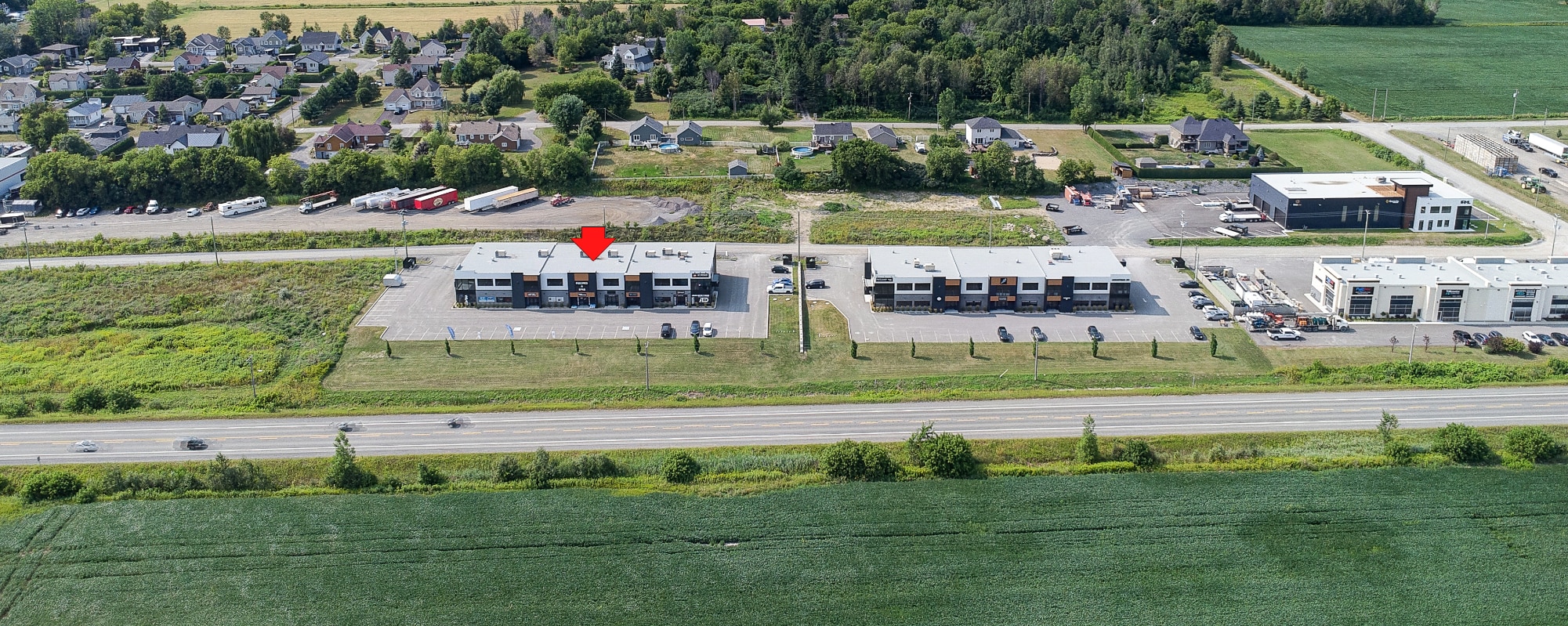 174 Rue Lescarbeault, Saint-alexis-de-montcalm, QC à louer Photo du bâtiment- Image 1 de 11