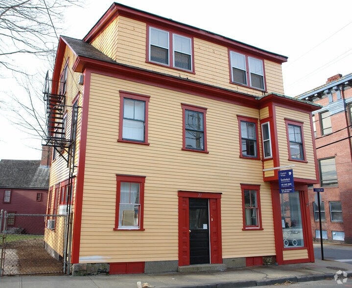 21 Spring St, Newport, RI à louer - Photo du bâtiment - Image 2 de 2