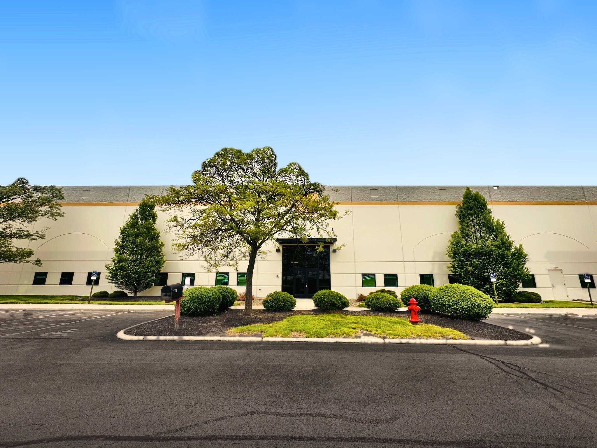 5701 N Meadows Dr, Grove City, OH à louer Photo principale- Image 1 de 8