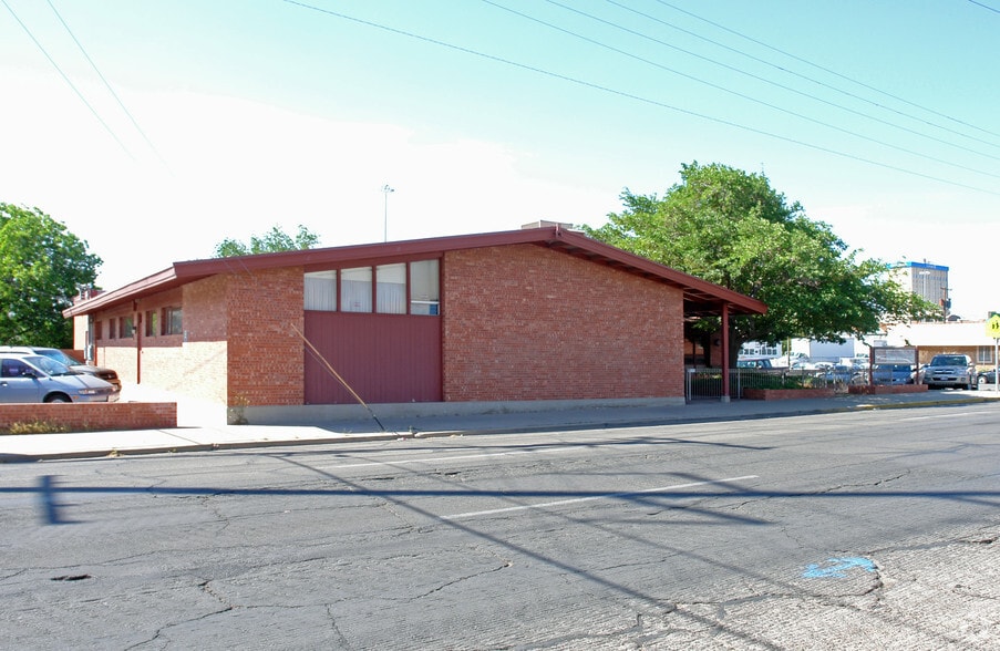 810 E Yandell Dr, El Paso, TX à louer - Photo du bâtiment - Image 2 de 39