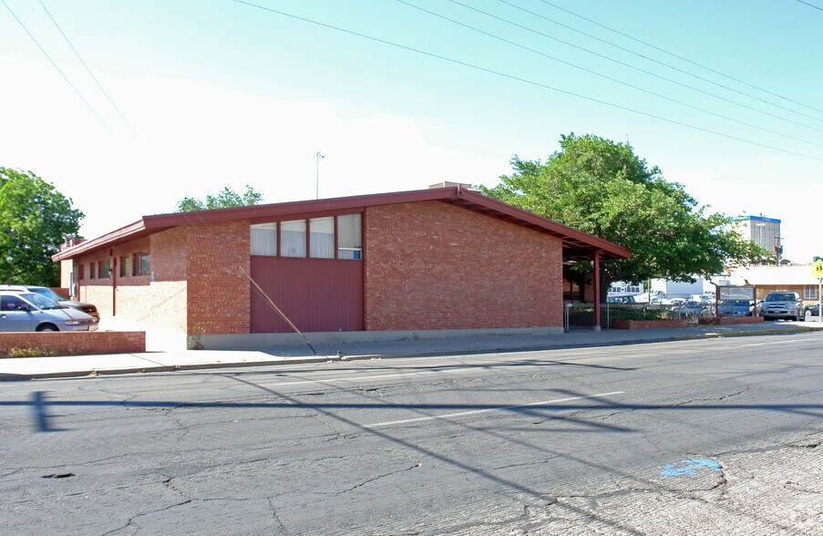 810 E Yandell Dr, El Paso, TX à louer - Photo du bâtiment - Image 2 de 39