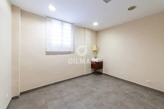 Retail in Madrid, Madrid for lease Interior Photo- Image 2 of 19