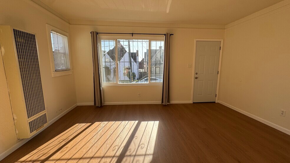 7300-7302 Ney Ave, Oakland, CA à vendre - Photo intérieure - Image 2 de 10