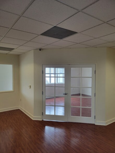 2600 Foothill Blvd, La Crescenta, CA for lease - Building Photo - Image 3 of 13