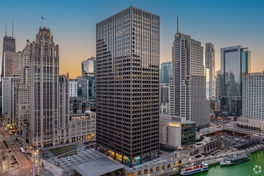 401 N Michigan Ave, Chicago, IL à louer - Photo du bâtiment - Image 1 de 6