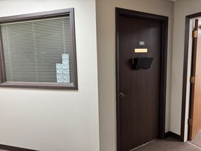 800 W Central Rd, Mount Prospect, IL for lease Interior Photo- Image 1 of 3