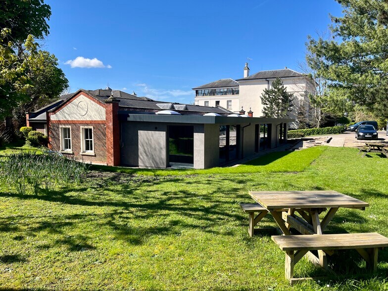 25 Lansdown Rd, Cheltenham à louer - Photo du bâtiment - Image 1 de 1