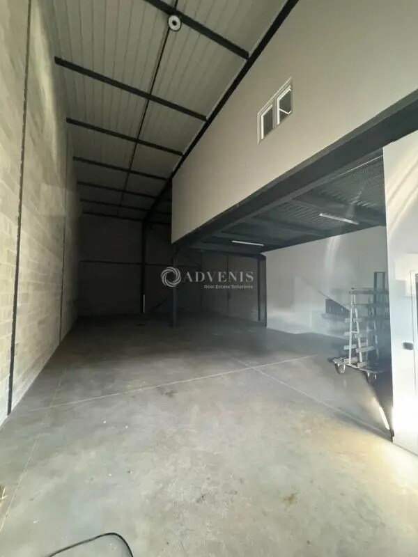 Flex in Mareuil-lès-Meaux for lease Interior Photo- Image 1 of 6