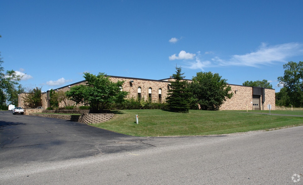 1041 Hurst Rd, Jackson, MI for sale - Building Photo - Image 3 of 19