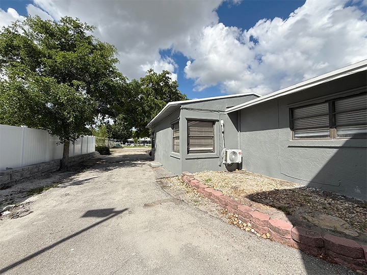 126 NE 19th Ave, Pompano Beach, FL for sale - Building Photo - Image 2 of 29