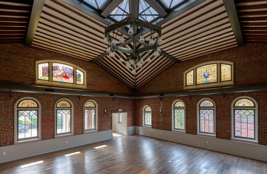 1741 Frankfort Ave, Louisville, KY for lease - Interior Photo - Image 3 of 24