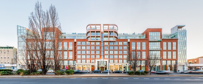 Plus de détails pour 211 McGuinness Blvd, Brooklyn, NY - Commerce de détail à louer