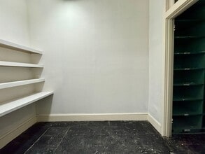 3502 Scotts Ln, Philadelphia, PA for lease Interior Photo- Image 1 of 7
