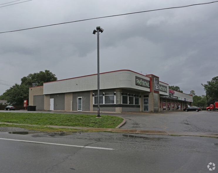 7637 Lundy's Ln, Niagara Falls, ON à louer - Photo principale - Image 1 de 2