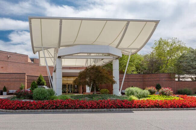 Plus de détails pour 102 Carnegie Ctr, Princeton, NJ - Bureau/Commerce de détail à louer