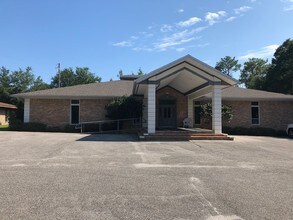 100 Sunset Ln, Shalimar, FL for lease Building Photo- Image 2 of 10