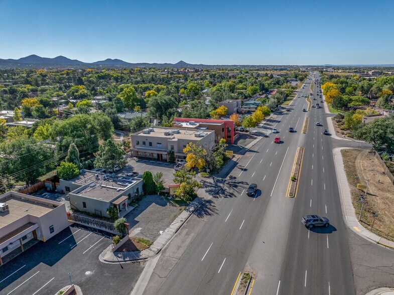 1315 S St. Francis, Santa Fe, NM à vendre - Photo du bâtiment - Image 3 de 42