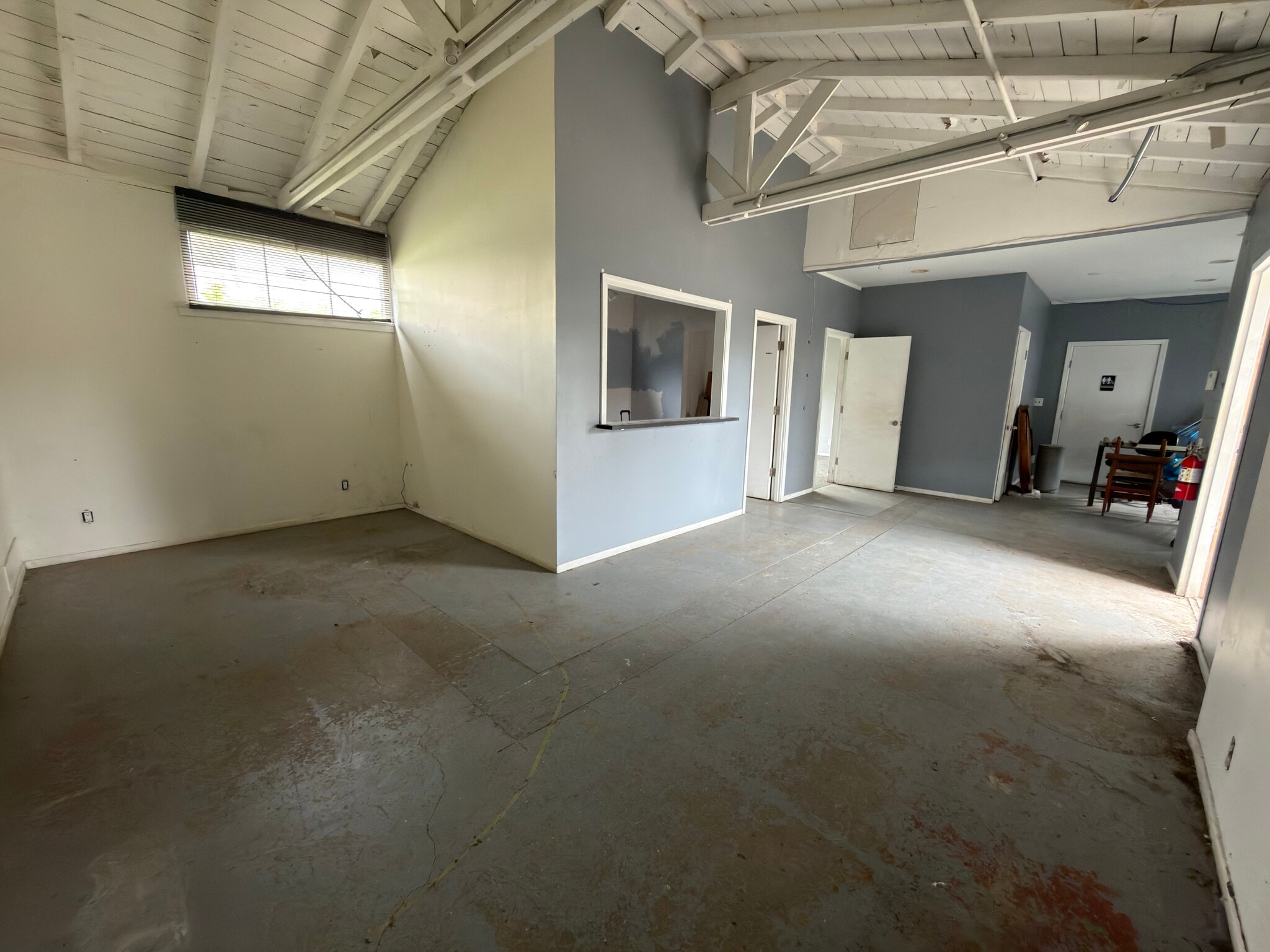 418 N Milpas St, Santa Barbara, CA for lease Interior Photo- Image 1 of 4