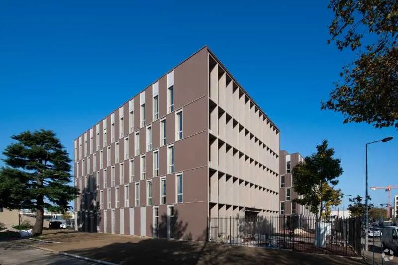 Bureau dans Villeurbanne à louer - Photo du bâtiment - Image 2 de 8