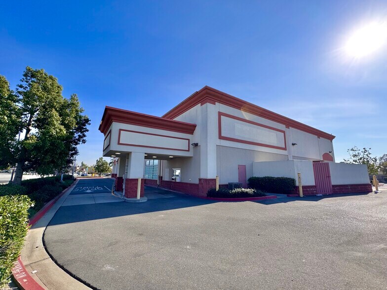 9952 Las Tunas Dr, Temple City, CA à louer - Photo du bâtiment - Image 3 de 15