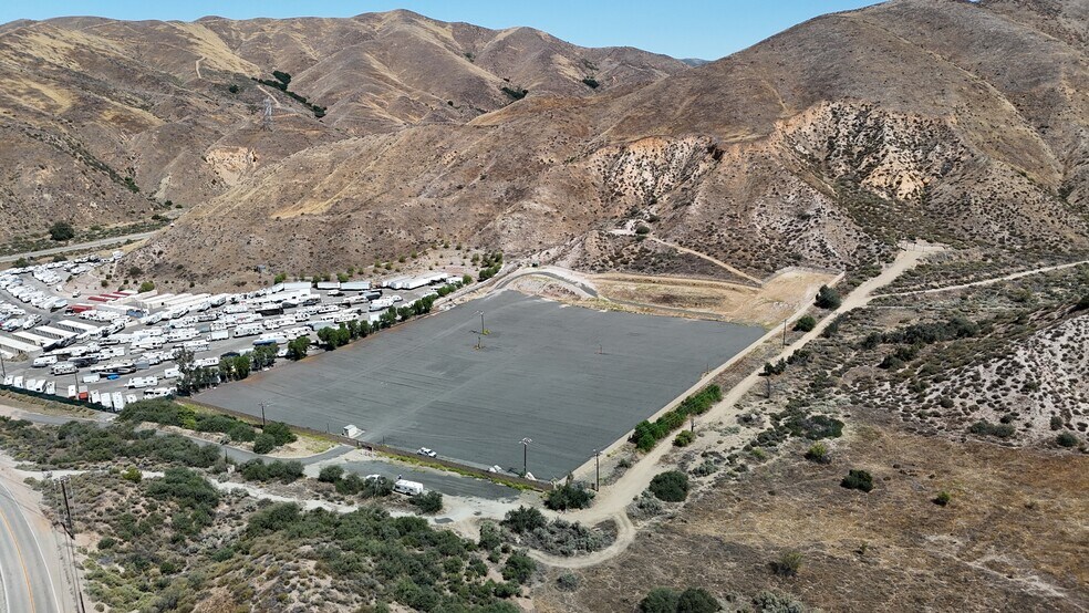 14253 Davenport Rd, Santa Clarita, CA à louer - Photo du bâtiment - Image 2 de 13