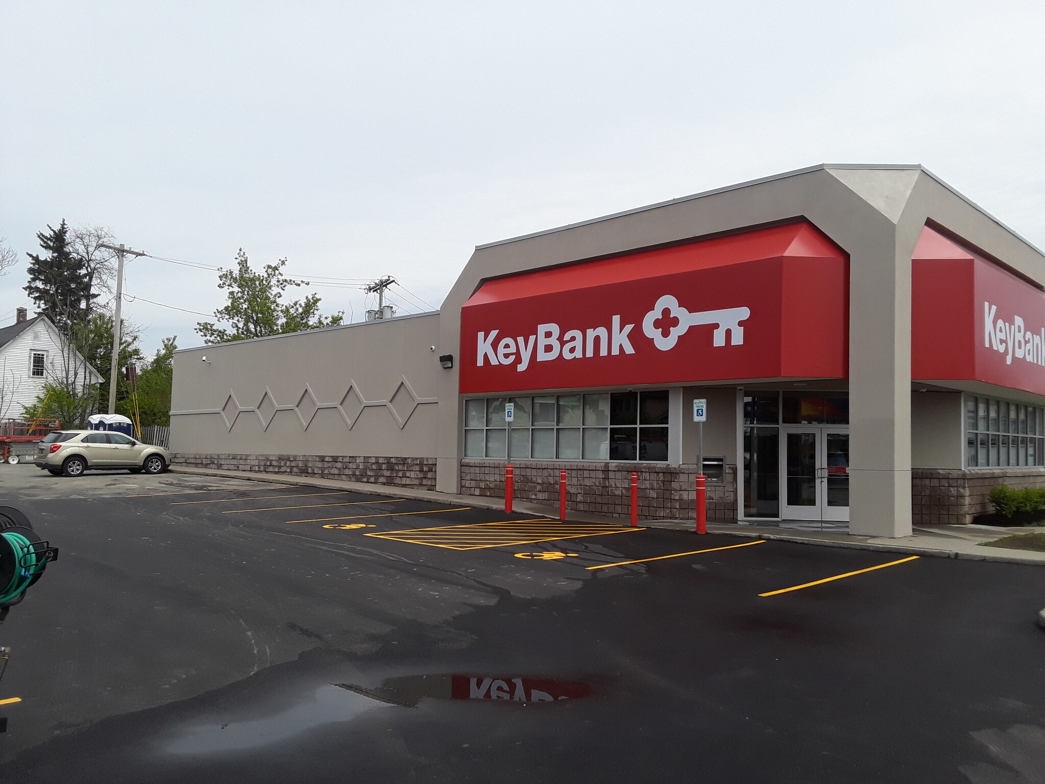 752 E Delavan Ave, Buffalo, NY à louer Photo du bâtiment- Image 1 de 2