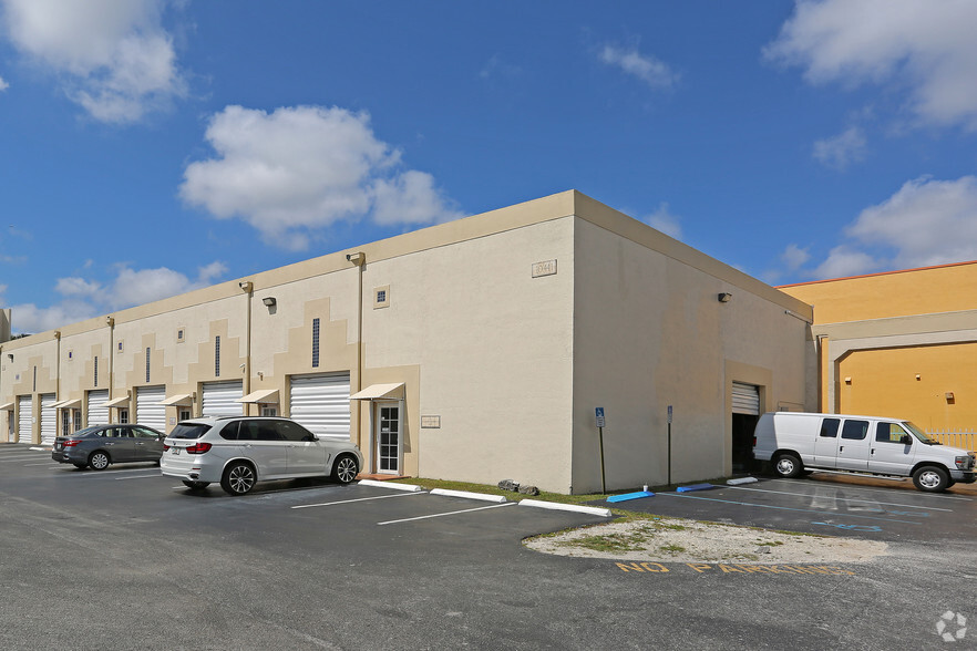 10441 Nw 28th St, Doral, FL for sale - Primary Photo - Image 1 of 1