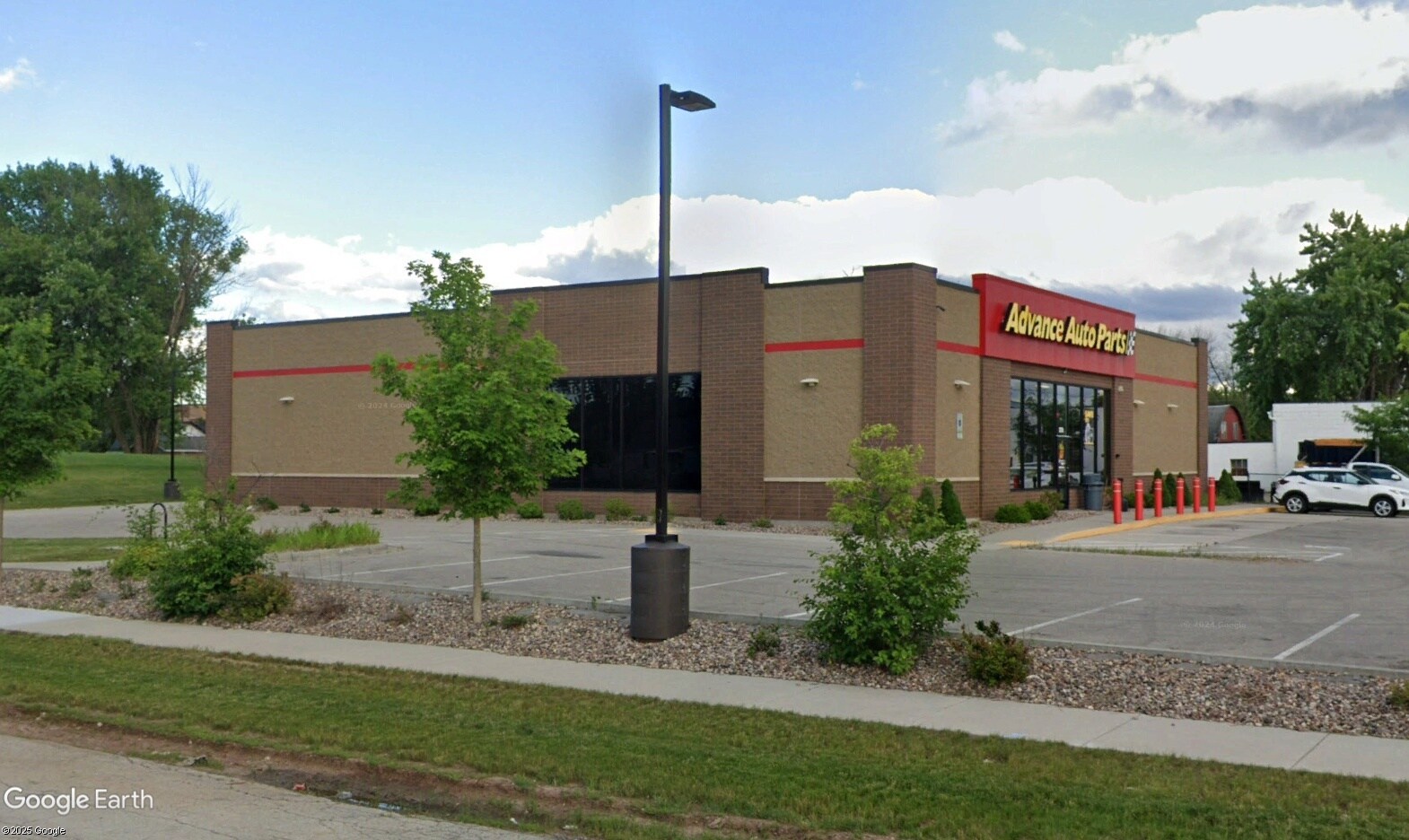 2120 Jackson St, Oshkosh, WI for lease Building Photo- Image 1 of 2