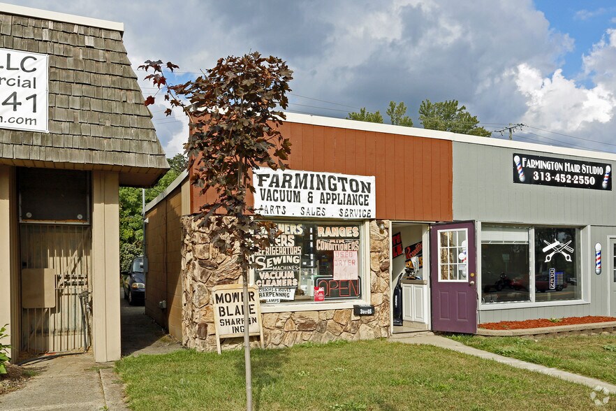 30924-30948 Grand River Ave, Farmington, MI à vendre - Photo du bâtiment - Image 2 de 6