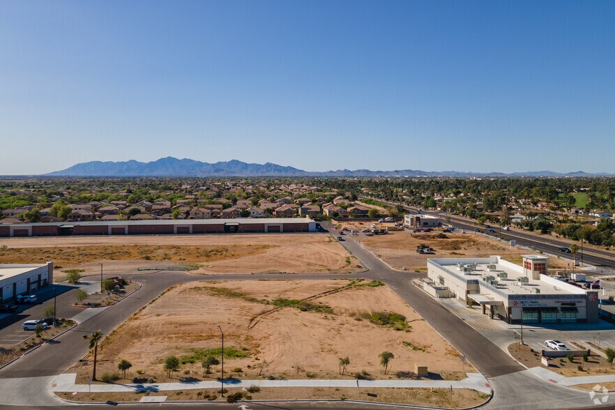 SEC Camelback Rd & Dysart Rd, Litchfield Park, AZ à vendre - Photo du bâtiment - Image 1 de 3