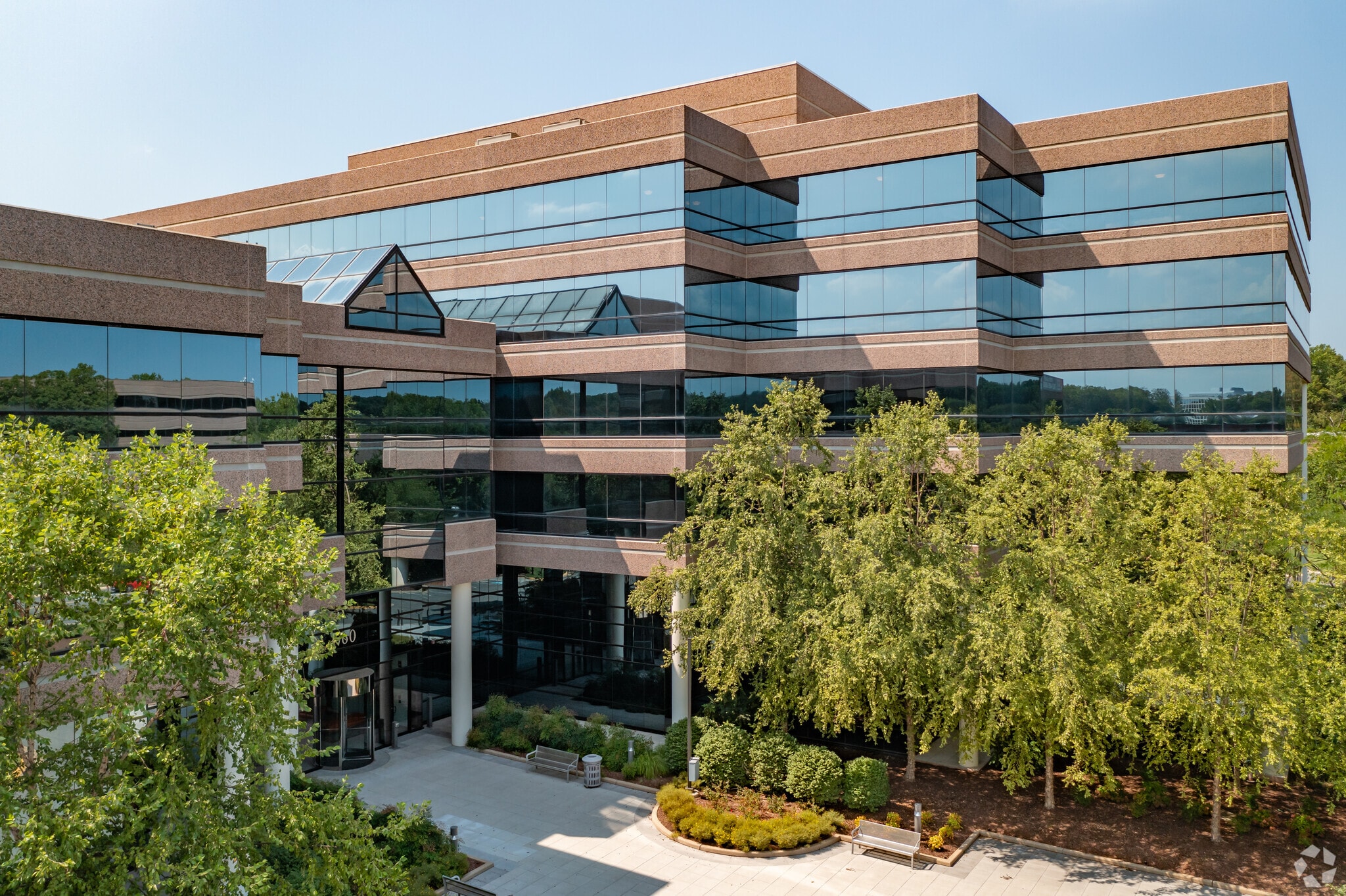 1760 Business Center Dr, Reston, VA for lease Primary Photo- Image 1 of 6