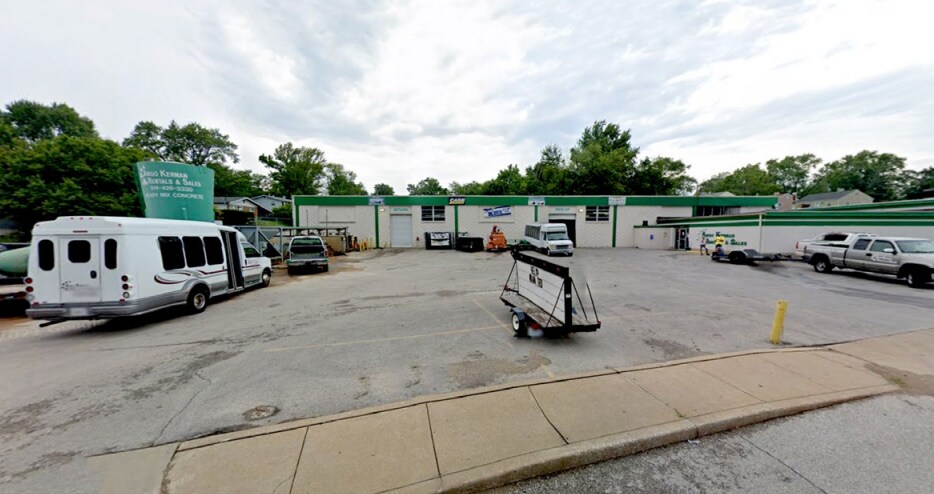 1933 Woodson Rd, Overland, MO for sale - Building Photo - Image 2 of 9