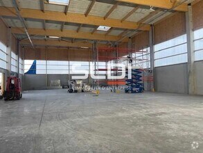 Bureau dans Genas à louer Photo du bâtiment- Image 1 de 5