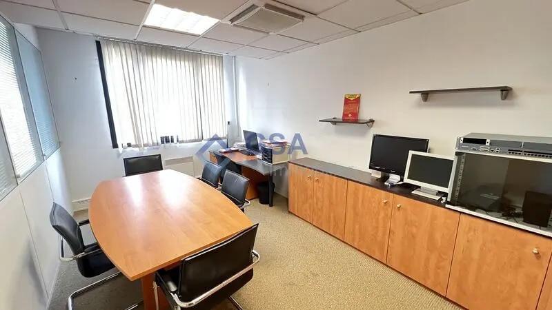Office in Évry-Courcouronnes for lease - Interior Photo - Image 3 of 9