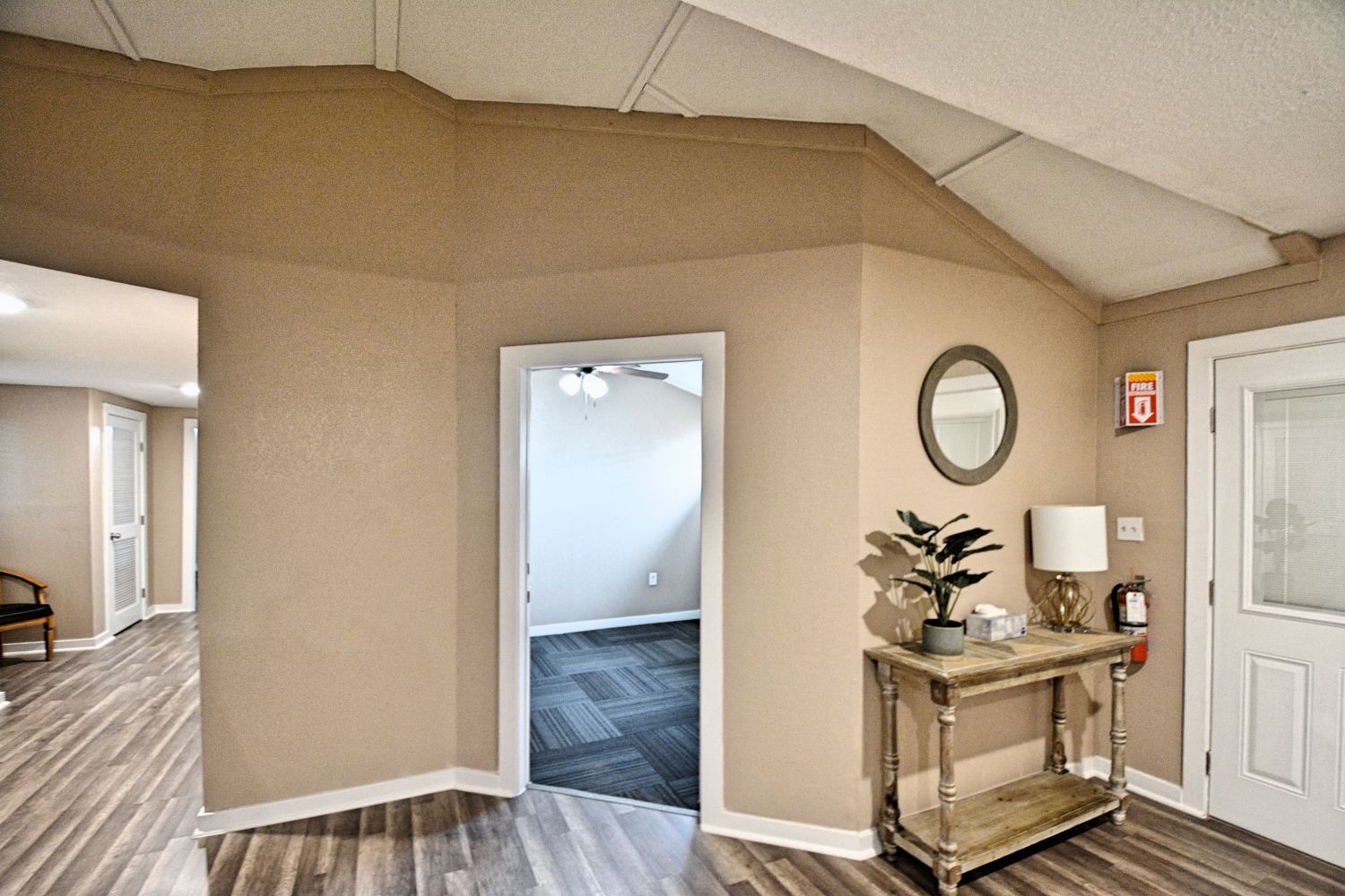 1111 N Walnut Ave, New Braunfels, TX for lease Interior Photo- Image 1 of 6