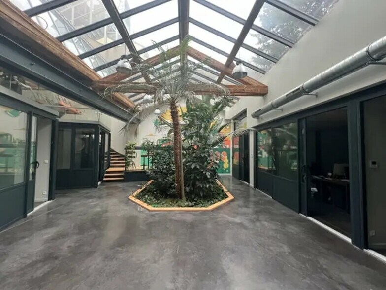 Bureau dans Lyon à vendre - Photo du bâtiment - Image 2 de 12