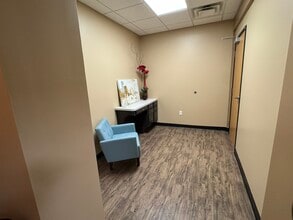 1361 N Alma School Rd, Chandler, AZ for lease Interior Photo- Image 2 of 31