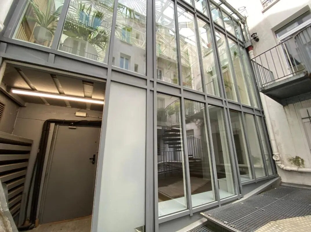 Office in Paris for sale Building Photo- Image 1 of 9