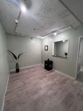 222 S State St, Ann Arbor, MI for lease Interior Photo- Image 1 of 17