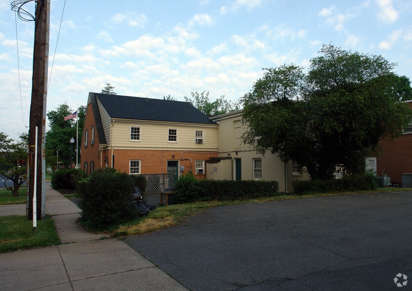 9317 Grant Ave, Manassas, VA for lease - Building Photo - Image 2 of 8