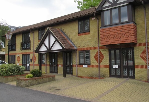 221 High St, Hampton à louer Photo du bâtiment- Image 1 de 4