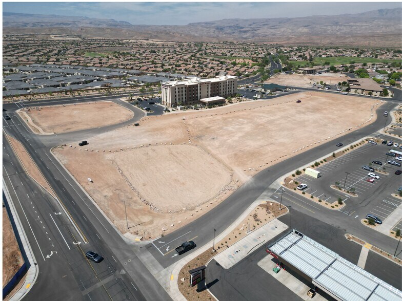 SunRiver Parkway, Saint George, UT à louer - Photo du bâtiment - Image 3 de 8