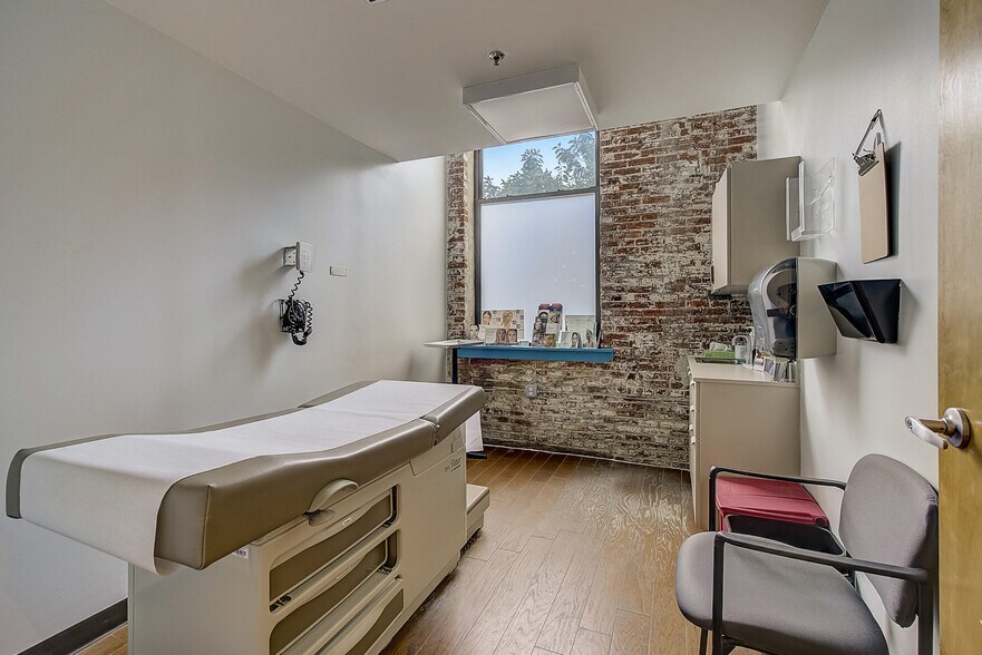 2418 York, Philadelphia, PA for lease - Interior Photo - Image 2 of 6