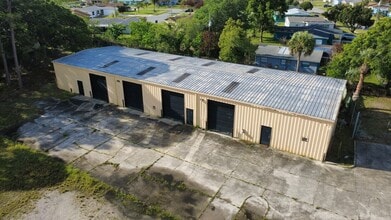 290 N Lake View Blvd, Cocoa, FL à louer Photo intérieure- Image 1 de 5