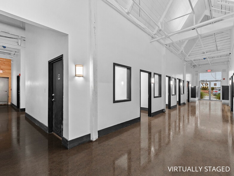 67 Maplewood St, Malden, MA for lease - Interior Photo - Image 3 of 15