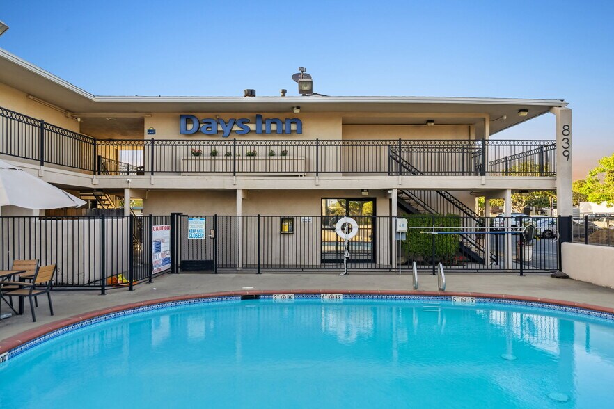 839 E Main St, Santa Maria, CA à vendre - Photo du bâtiment - Image 2 de 25