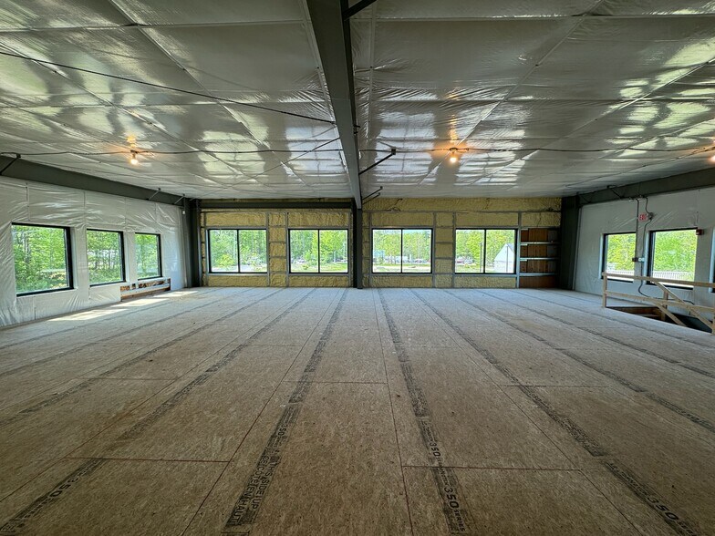 7 Maclellan Dr, Eliot, ME à louer - Photo intérieure - Image 2 de 4